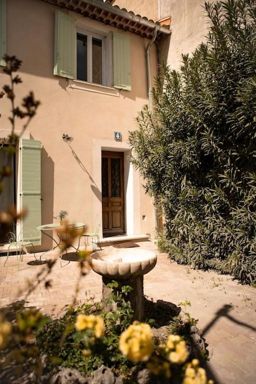 La Maison Du Bassin LʼIsle-sur-la-Sorgue Exteriér fotografie